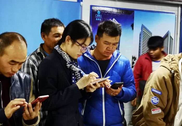 邕江上游项目办理现场。。。黎子宁 摄.jpg