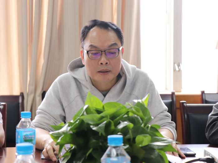 6周兴耀出席并讲话。。谭倩文 摄_700x524.jpg