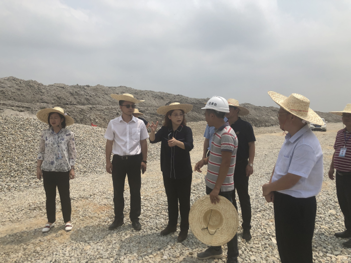 2实地审查施工现场。。。卢丽君 摄700.png