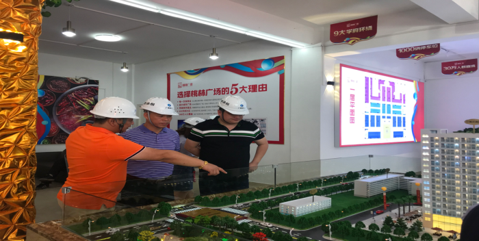 3旅行现场。岑明伟 摄700.png