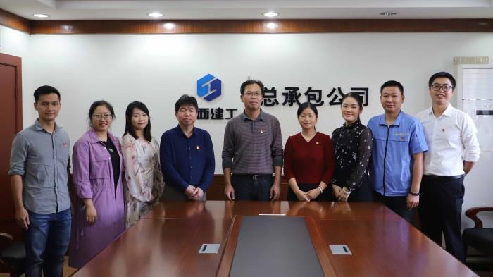 1.5合影留念。。李立云 摄700.jpg