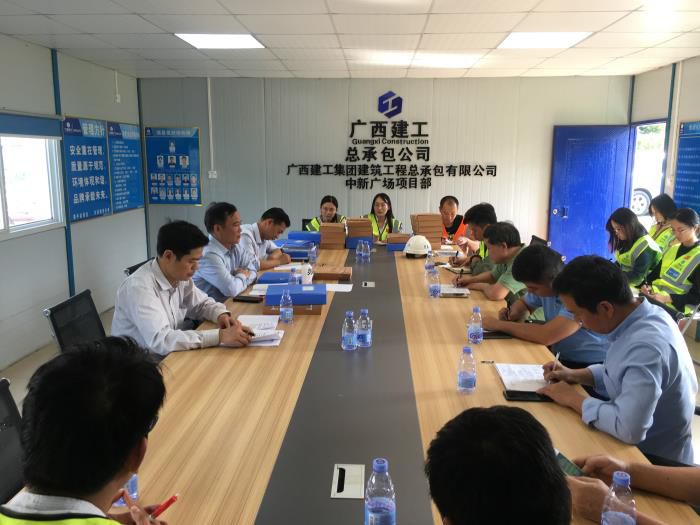 1.1聚会现场。。。覃洪浩 摄700.jpg