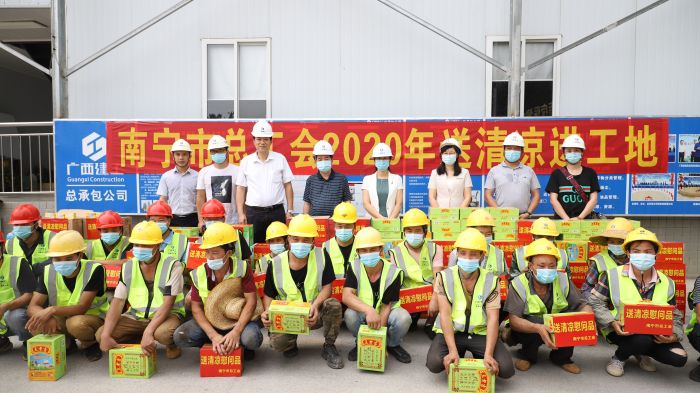 合影。。李立云 摄.jpg