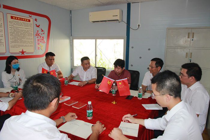 聚会现场。邓灿滨 摄.JPG