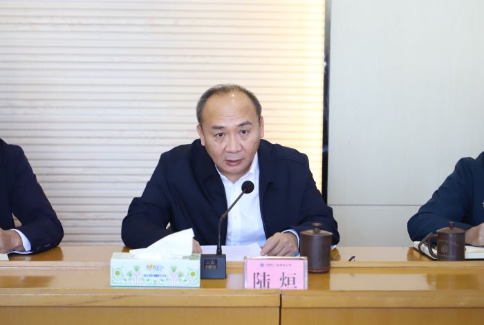 陆烜转达集团圆会精神。郑诗宝 摄.jpg