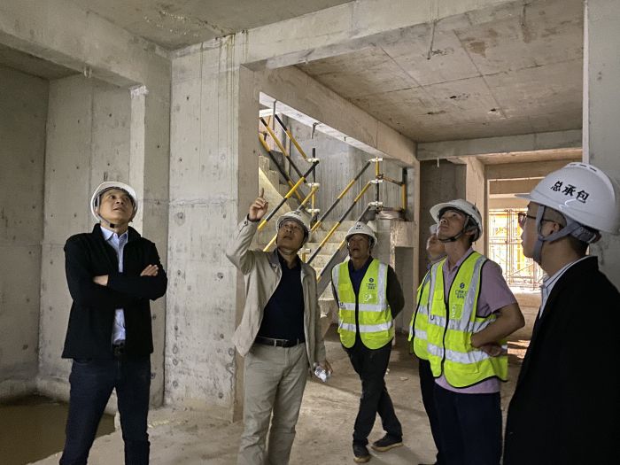 检查现场。。。张振海 摄.jpg