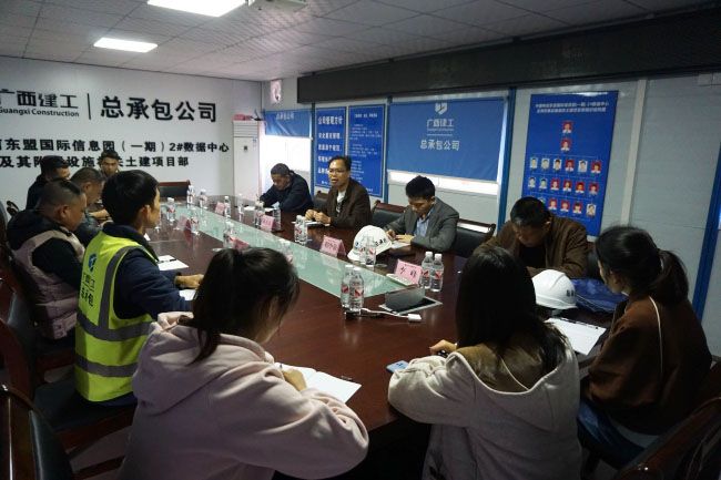 （备选 原图）聚会现场。。谢微旋 摄.jpg