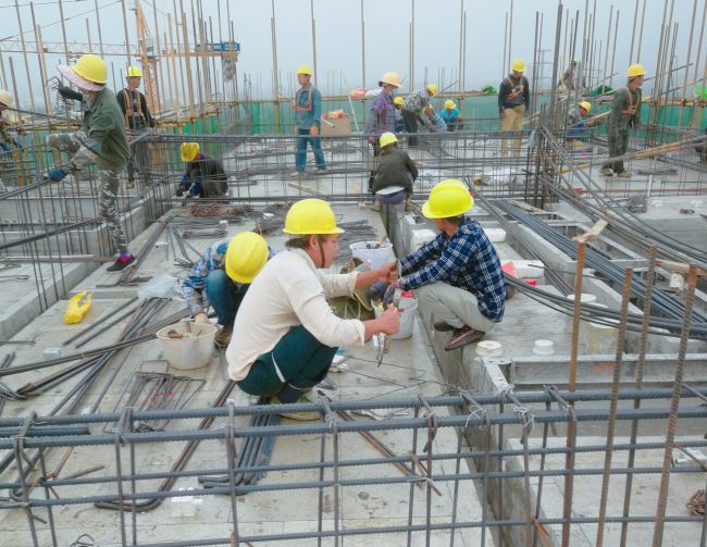 标准层钢筋绑扎。阮文源 摄.jpg