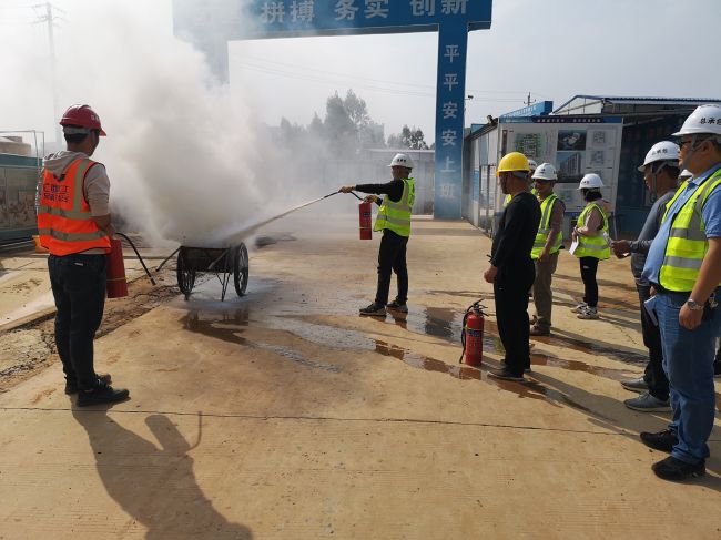 6.1  火灾事故救援演练现场。。宁祥江 摄.jpg