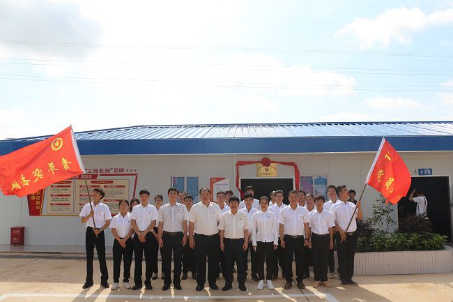 合影留念。。张钊林 摄（修图）.jpg