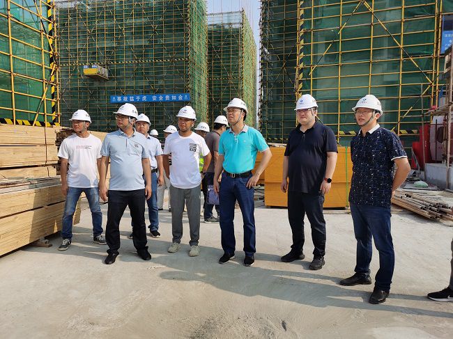 检查现场。。。梁文烽 摄（修图） (2).jpg