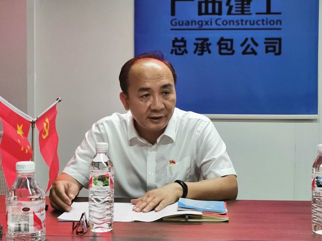 陆烜上党课。。王瑾贞 摄（修图）.jpg