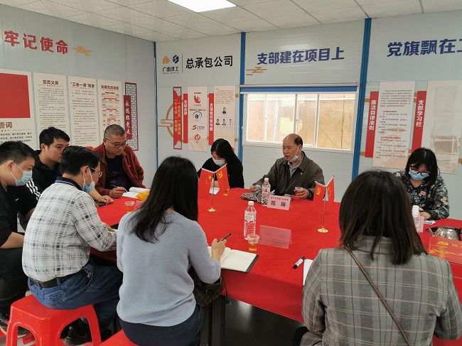 陈琳指导项目“红色工地”创ng电子游戏作。。王瑾贞 摄（修图）.jpg