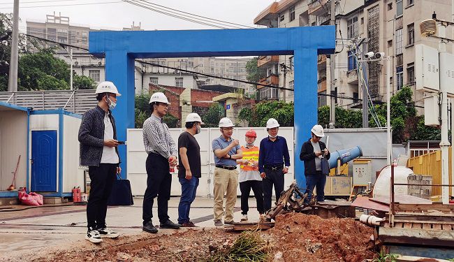 （修图）陆烜深入现场检查指导。。陆大南 摄.jpg