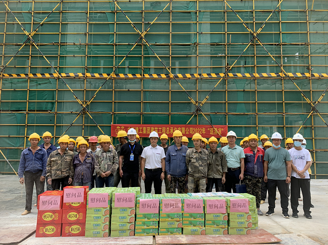 送清凉现场。蔡怡灵 摄（修图）.png