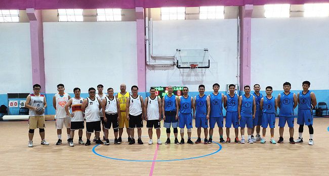 合影留念。陆勤 摄（修图）.jpg