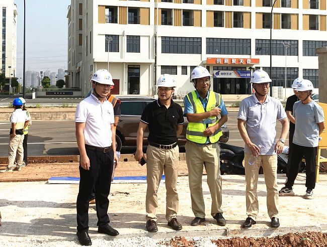 调研指导现场。。。张钊林 摄（修图）.jpg