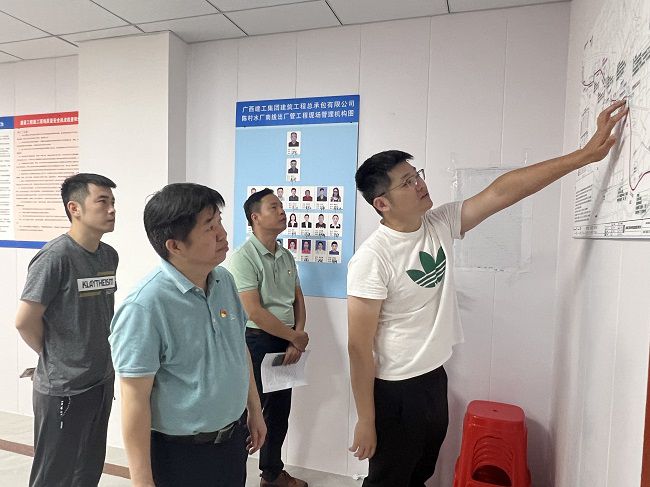 检查现。。。ㄐ尥迹。。。卢丽君摄.JPG