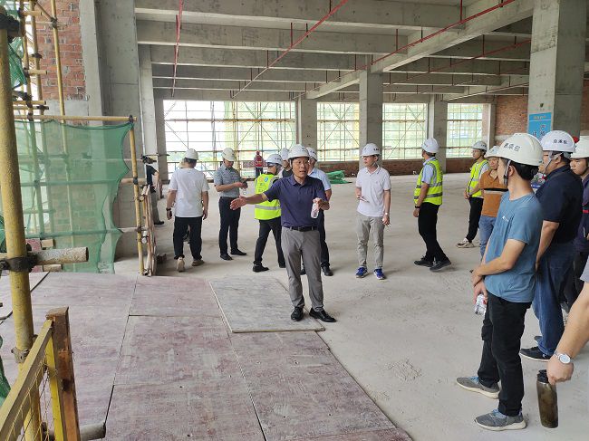 曾劲松做解说和要求！。黄宝生 摄（修图）.jpg