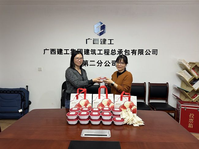 分发元宵现场1 修图.jpg